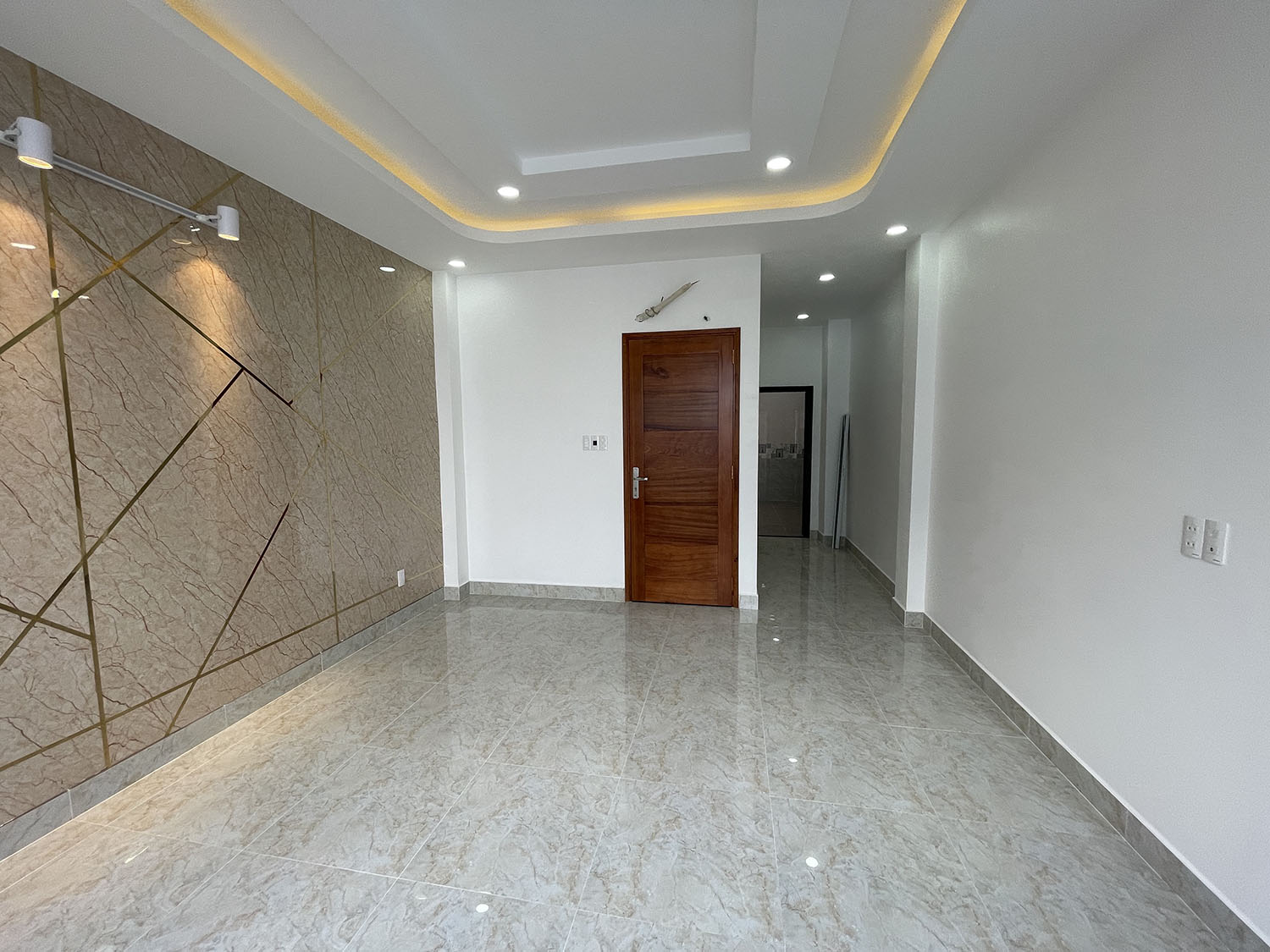 Bán nhà Đường Nguyễn Trọng Tuyển, Quận Phú Nhuận Tuyệt phẩm 4 lầu t.kế Cổ Điển PARIS PHÁP, hẻm ôtô